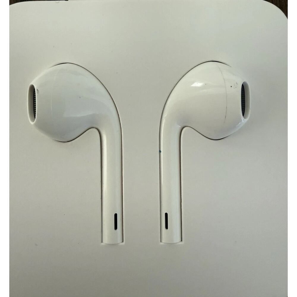 New Genuine Apple Headphone Ear Buds Corded Lightning White Open Box Brand New - Picture 3 of 4